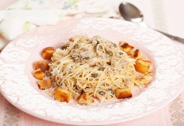 Tonfiskpasta med chili, citron och kapris