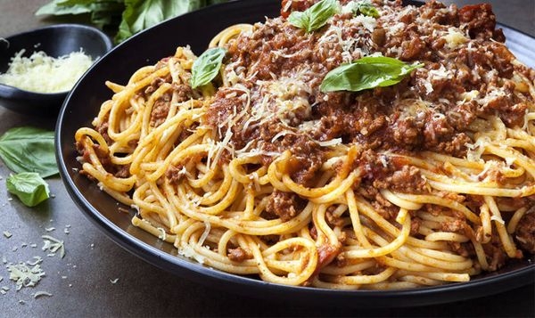 Spaghetti och (veg)köttfärssås